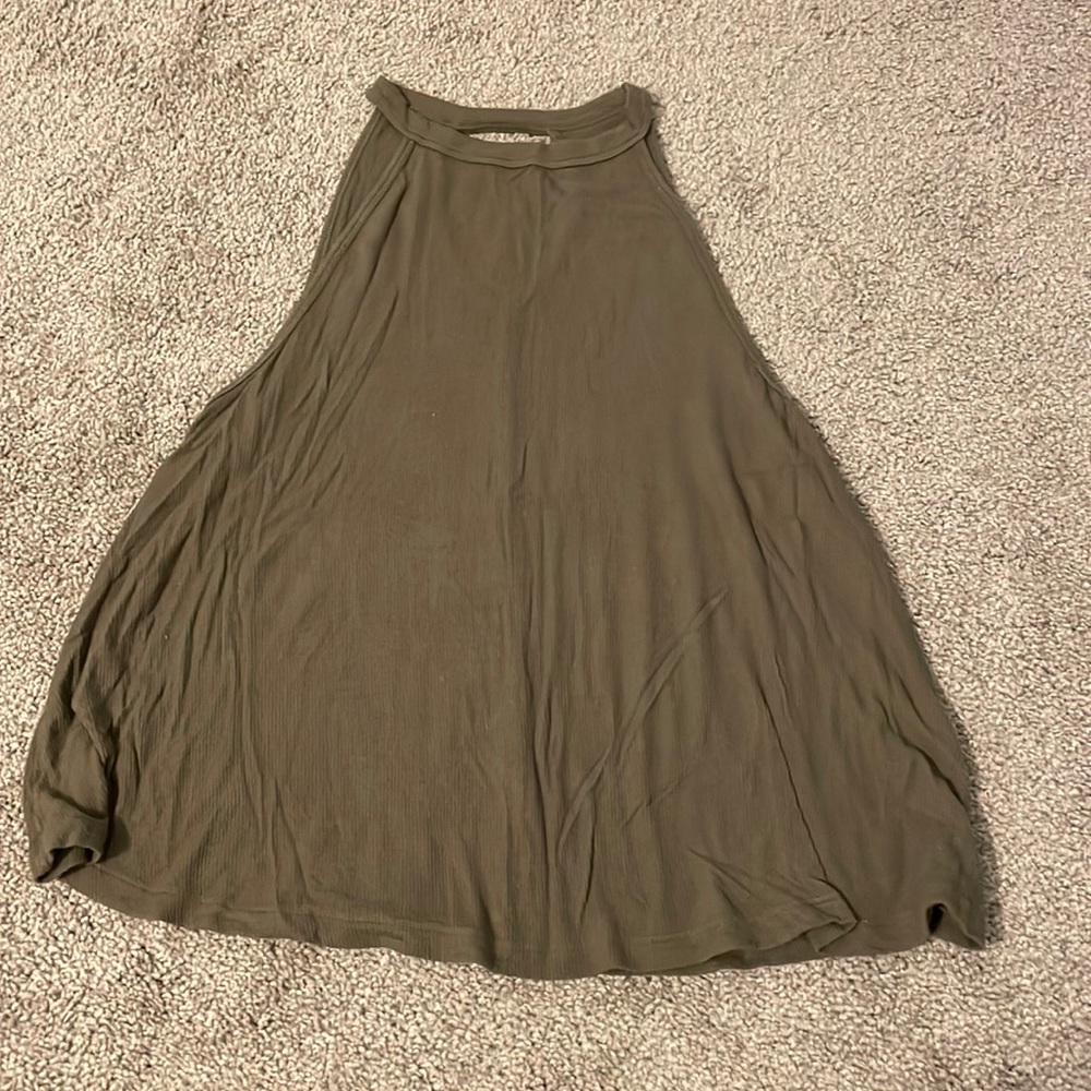 2 tank tops with key hole in back